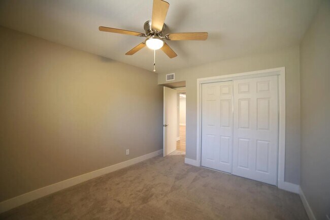 Foto del edificio - 4722 S Taylor Dr
