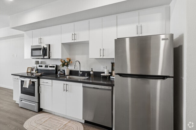 Studio - 475SF - Kitchen - 3518 Chesapeake Ave., Los Angeles, CA 90016