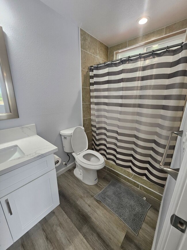 Building Photo - Beautifully NEW 3 BD Home in Volcano!!