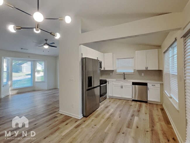 Building Photo - 3221 River Mist Cove