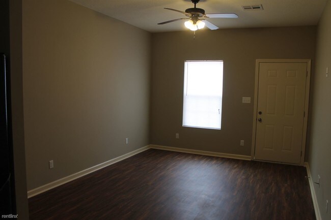 Building Photo - 2 br, 1 bath Duplex - 3205 Kirkman St Apt. B