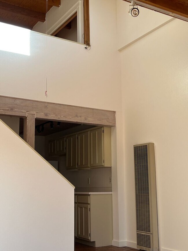 Foto del edificio - Sweet Townhome Next to Rail Yard
