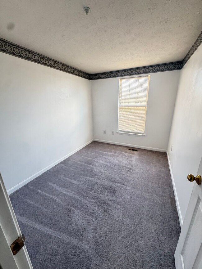 Foto del edificio - 962 Gainsborough Ct