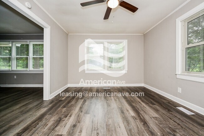 Foto del edificio - 156 Parkwood Ave
