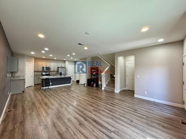 Building Photo - 16015 E Bolling Dr