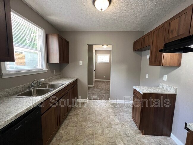 Foto del edificio - 384 E Dison Ave