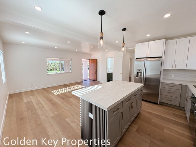 Foto del edificio - Welcome to your dream home in South Oceanside!