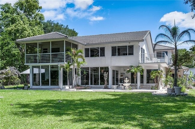 Foto del edificio - 18610 Wayne Rd