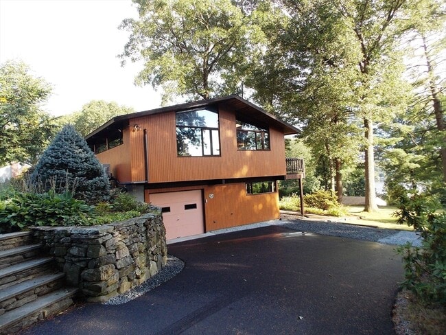 Foto del edificio - 150 2nd Rd