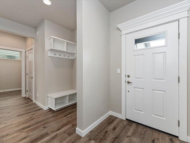 Foto del edificio - Must See!  Ready to move in! 4 bedroom, 2 bath home available in Verado with landscaping Included!
