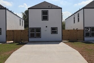 Building Photo - 4326 Plaag St