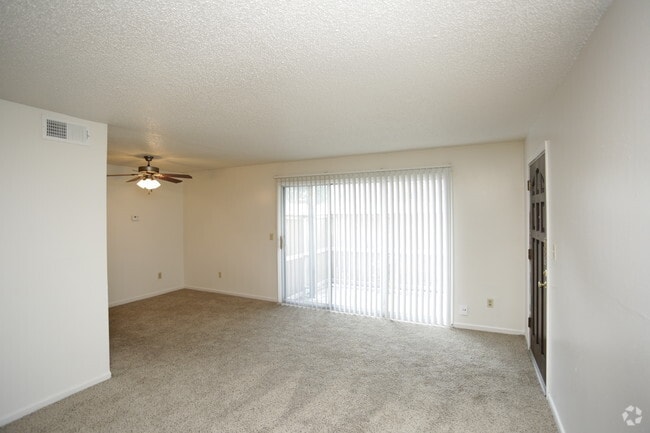 2BR, 1BA - 888 SF - Wilshire Apartments