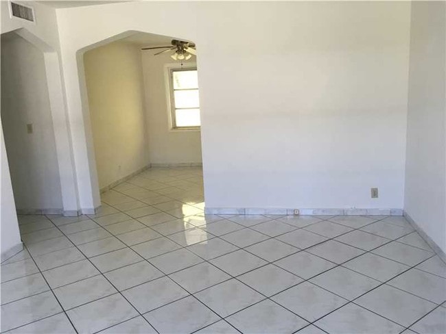Building Photo - 1735 Marseille Dr