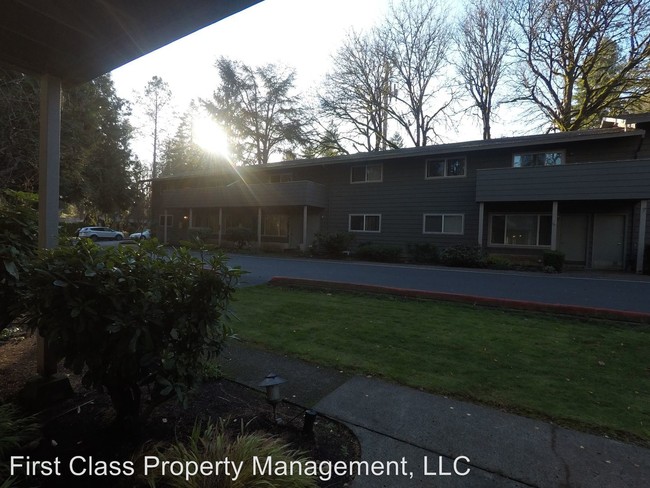 Foto del edificio - 3853 Lake Grove Ave