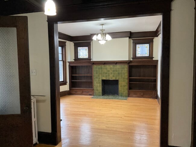 Building Photo - 2819-21 N Murray