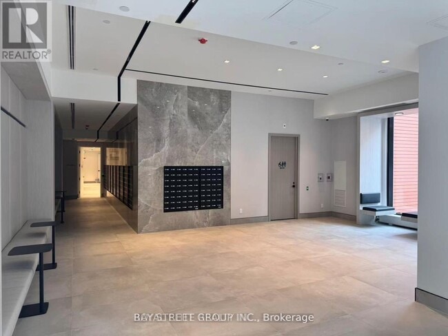 Building Photo - 609 Sherbourne St