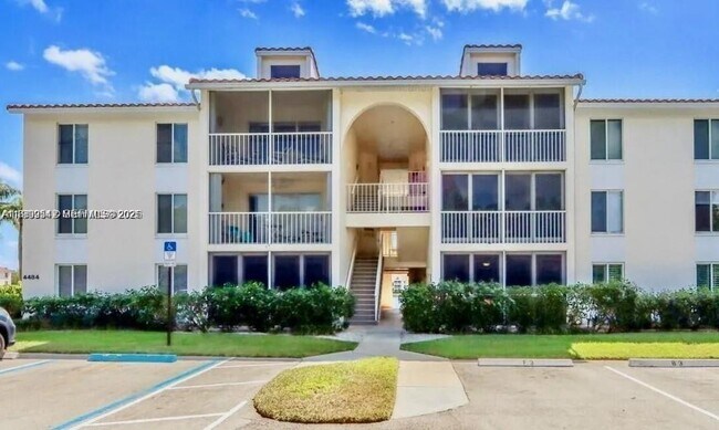 Foto del edificio - 4484 NE Ocean Blvd