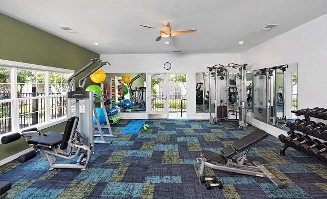 Gimnasio de entrenamiento cardiovascular y de musculación - Bexley Panther Creek
