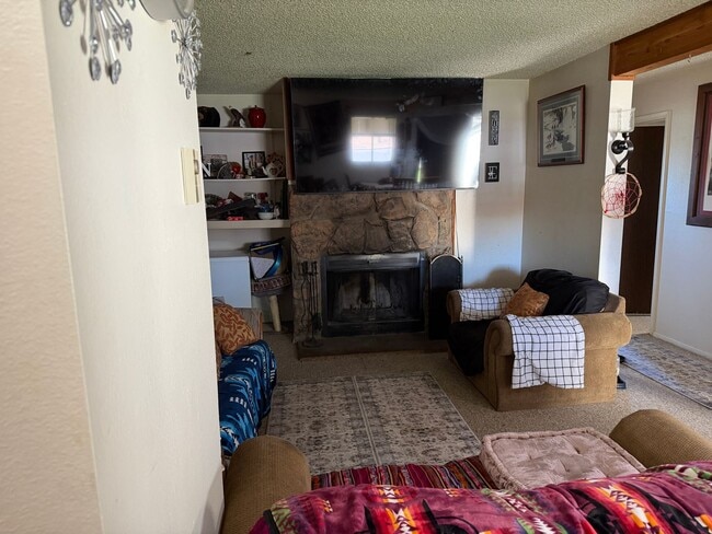 Building Photo - 1206 Avenida Del Sol