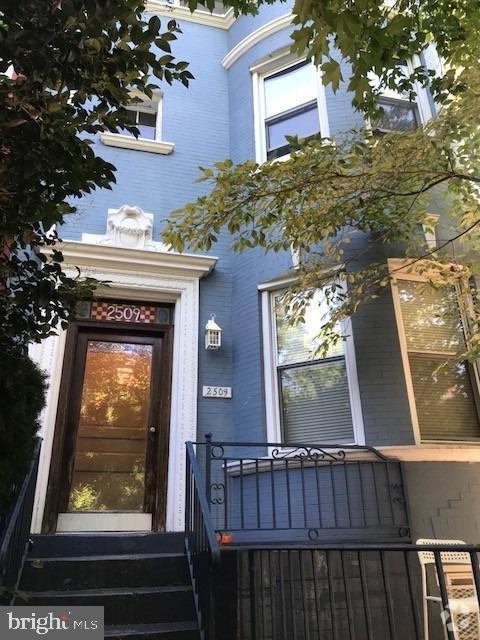 Building Photo - 2509 Cliffbourne Pl NW