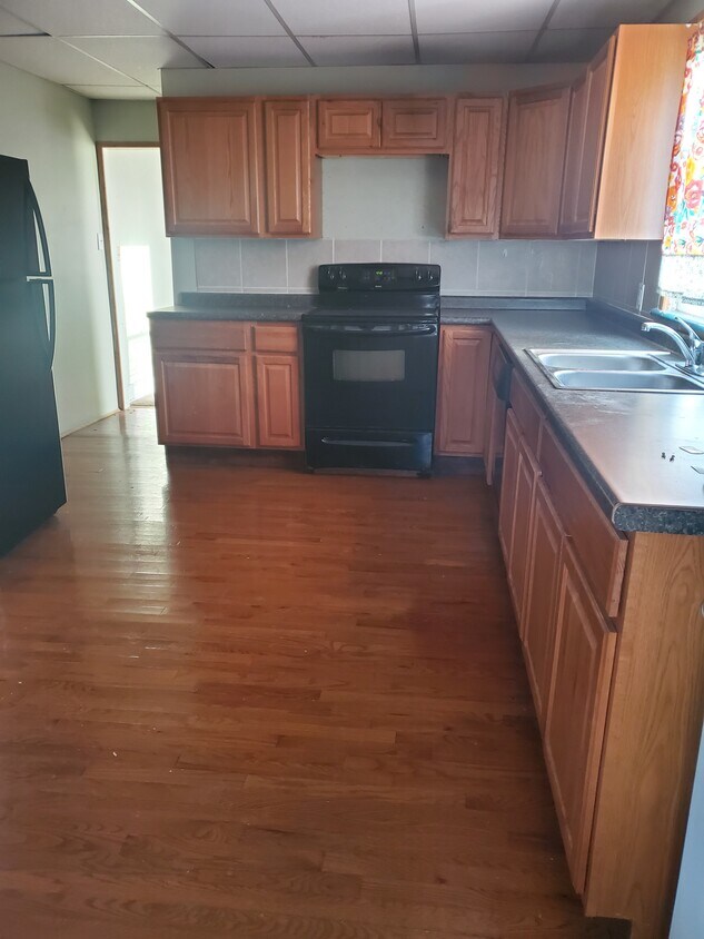 1255 W Arch St, Coal Township, PA 17866 Townhome Rentals in Coal