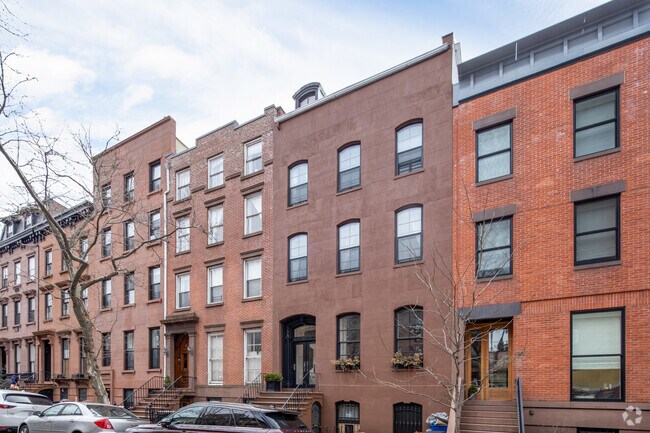 Building Photo - 122 Amity St