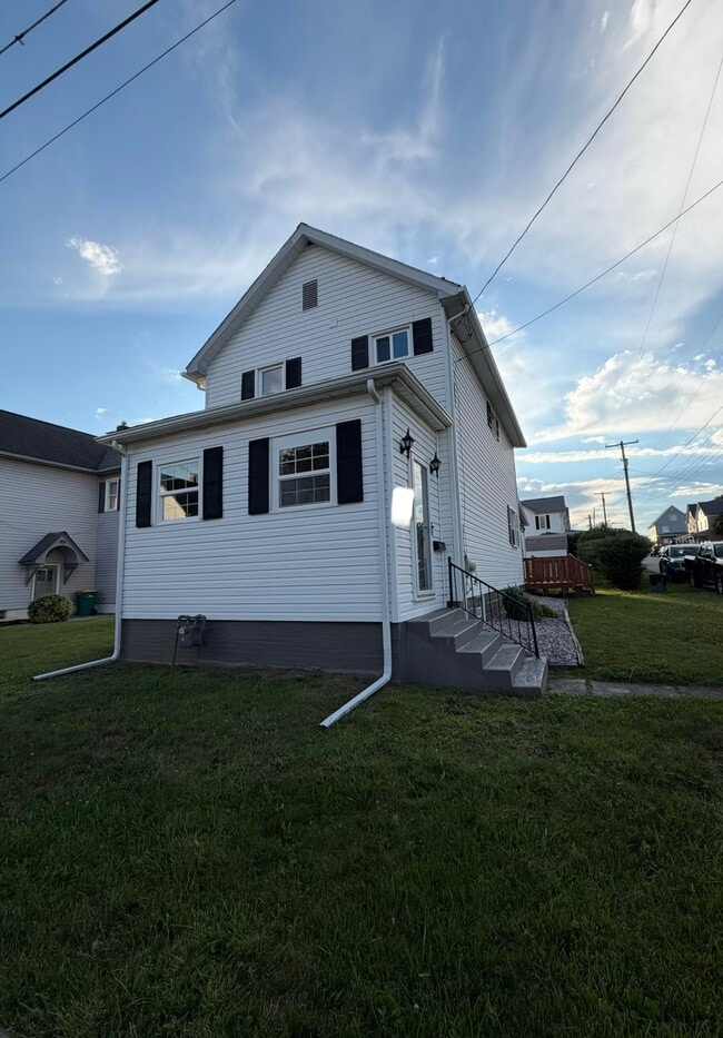 Building Photo - 300 W Owens Ave