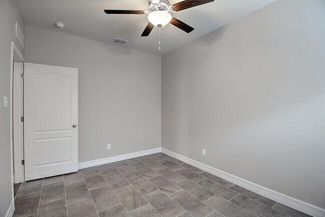 Foto del edificio - 7530 Sable Creek Dr