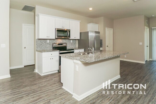 Building Photo - 14640 Maple Terrace San Antonio TX