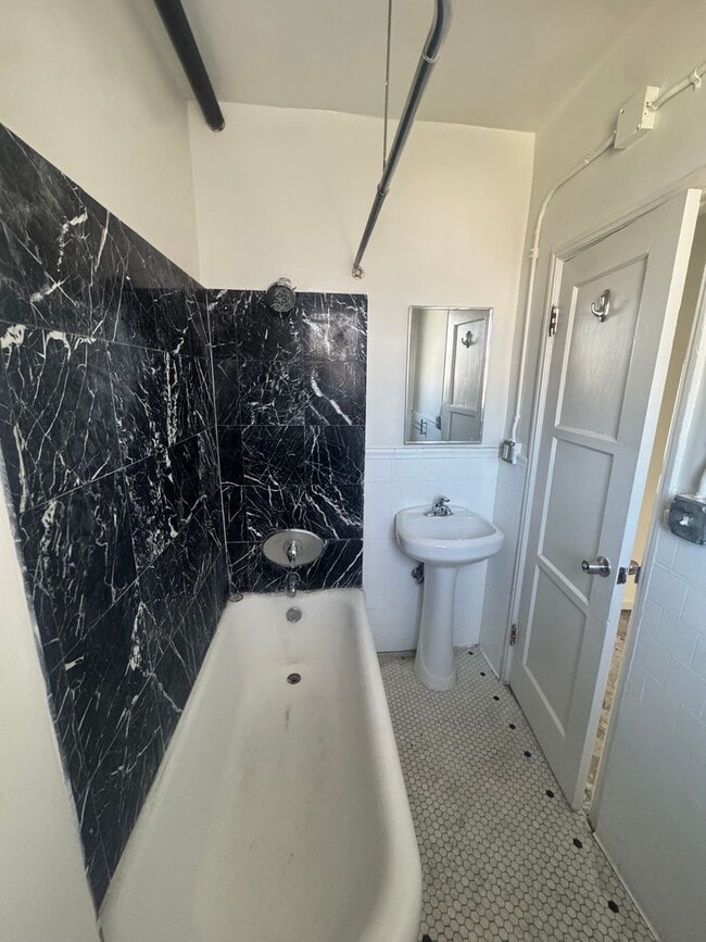 Interior Photo - 790-THE DOVER