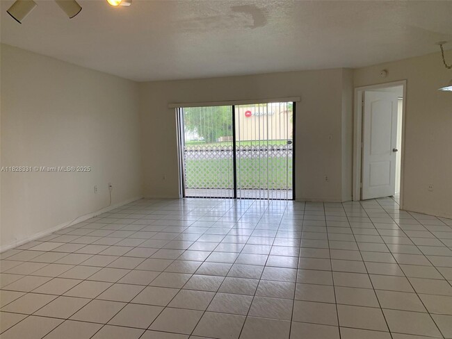 Foto del edificio - 9631 SW 138th Ave