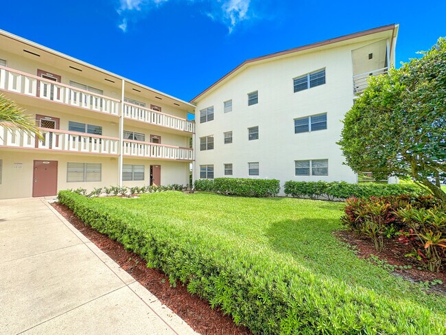 Building Photo - 218 Preston Way