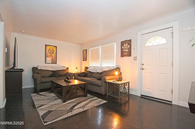 Foto del edificio - 1360 Plumas St