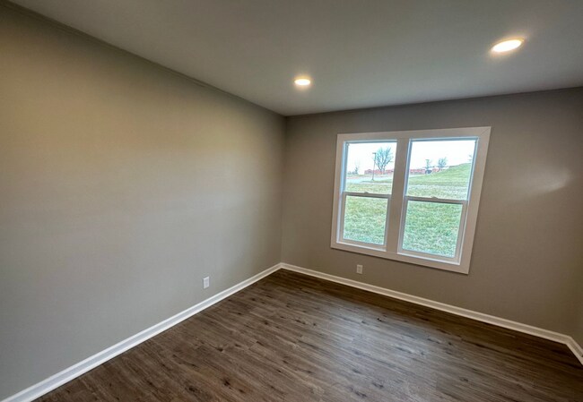 Building Photo - Adorable Home in Lee's Summit