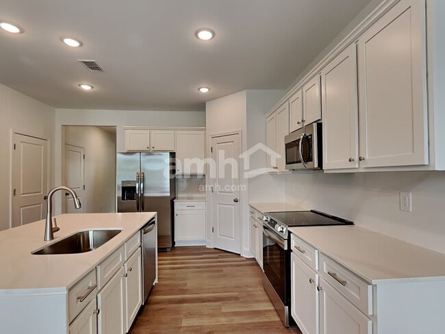 Building Photo - 1594 Soapstone Rd