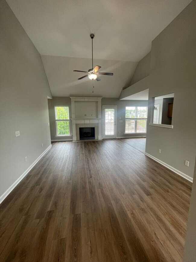 Building Photo - 3 Bedroom + 2 Bath Home for Lease In Soddy...