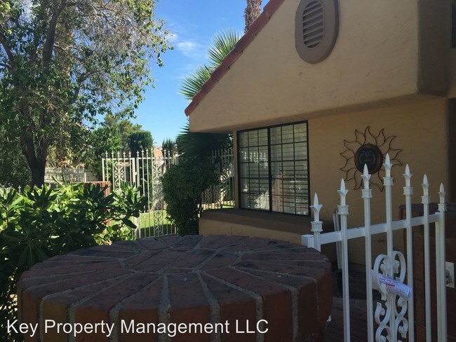 Foto del edificio - 3 br, 2.5 bath House - 2701 Miraflores Ave