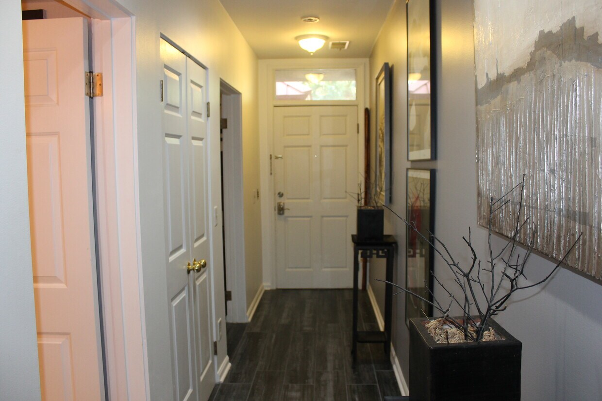 Foto principal - 13 Spindle Ln