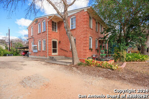 Building Photo - 323 E Melrose Dr