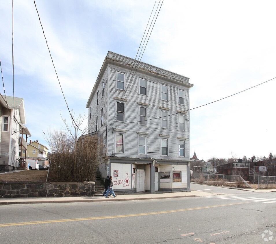 Building Photo - 731 S Main St