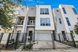 Building Photo - 3204 Sherman St