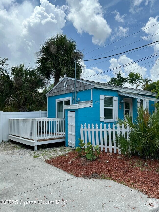 Building Photo - 2179 Pineapple Ave