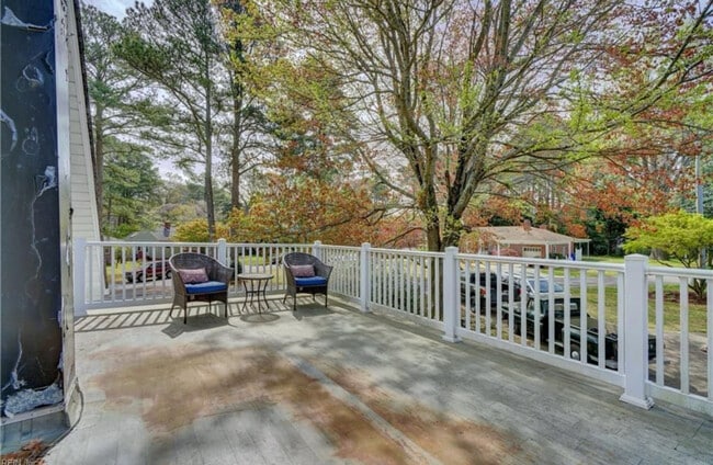 Building Photo - 8578 Circle Dr