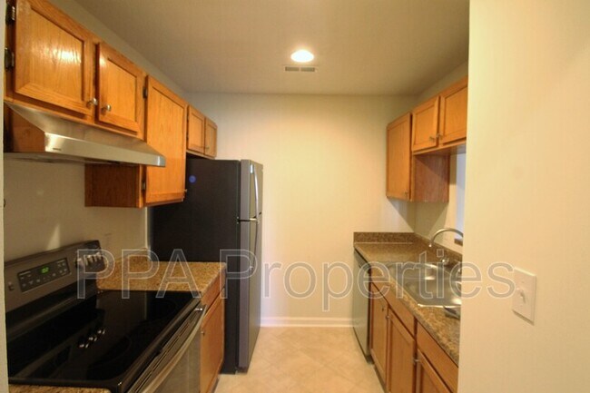 Building Photo - 600 Audubon Lake Dr