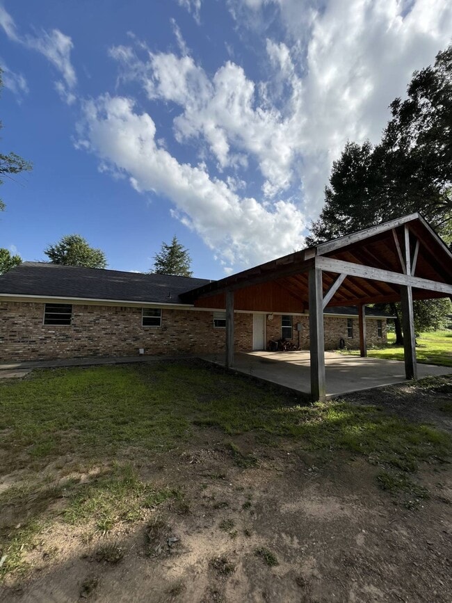 Building Photo - 331 Carr Rd