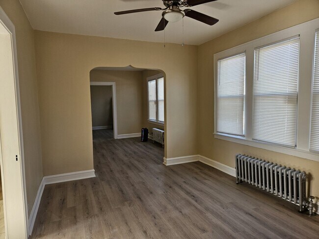 Building Photo - 10008 S Michigan Ave