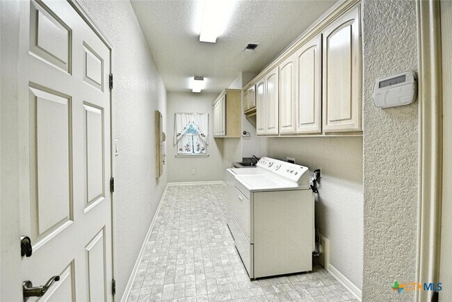 Building Photo - 2725 Diamond Trail