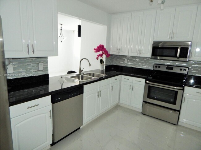 Building Photo - 170 Ocean Ln Dr