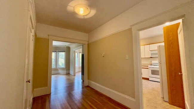Building Photo - Bright Top-Floor Flat at the Edge of the P...