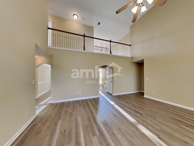 Foto del edificio - 447 The Gables Dr